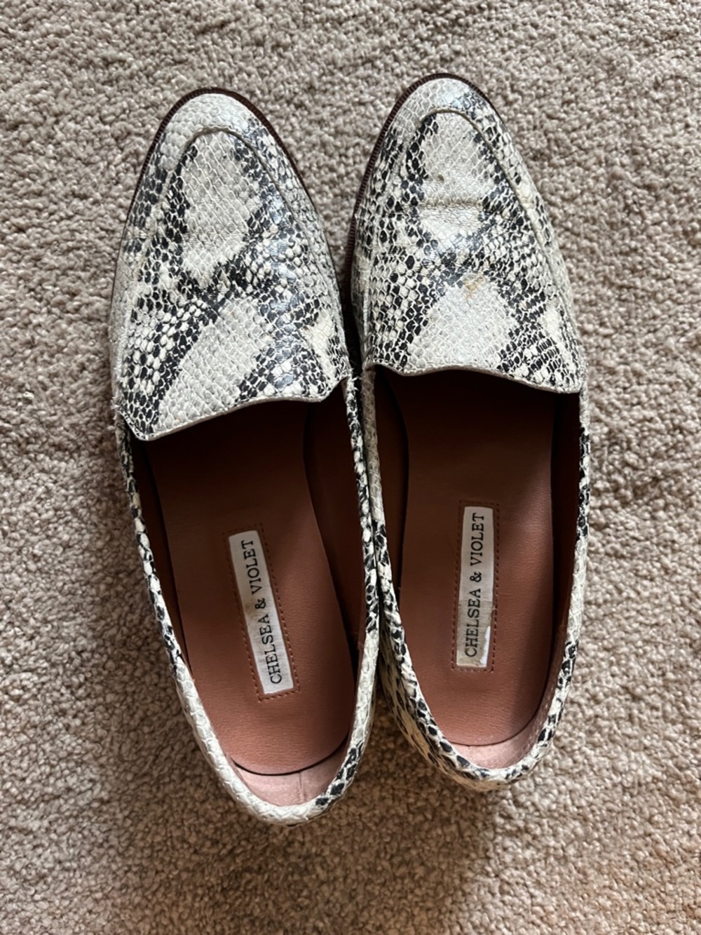 Chelsea & Violet Snake-Print Loafers in White and Black 5.5